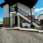 Casa De Aldea La Maestra