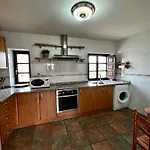 Casa De Aldea La Maestra Apartment