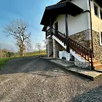 Casa De Aldea La Maestra * Arriondas