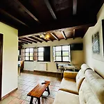 Casa De Aldea La Maestra