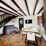 Casa De Aldea La Maestra Apartment *