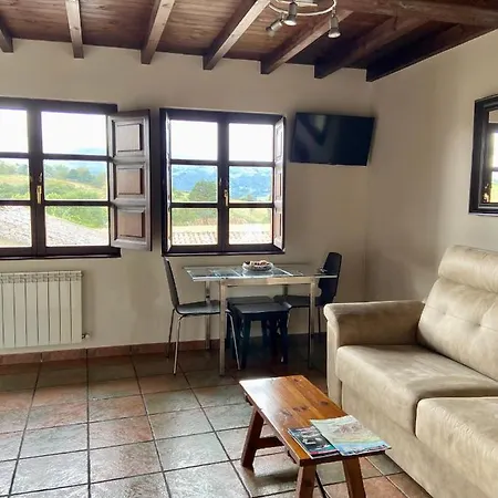 Casa De Aldea Y La Maestra *