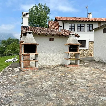 Casa De Aldea La Maestra Appartement Arriondas
