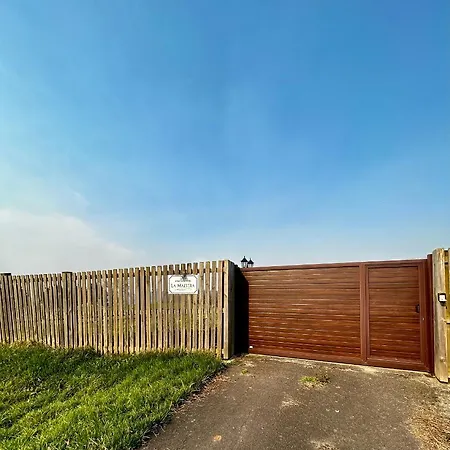 Casa De Aldea La Maestra *