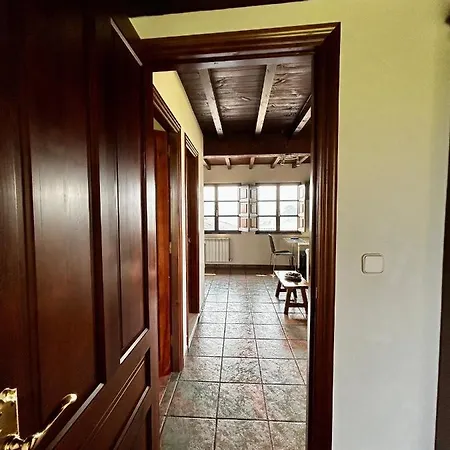 Casa De Aldea La Maestra Arriondas