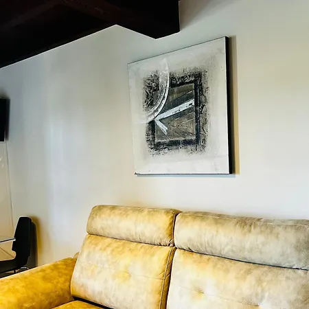 Casa De Aldea La Maestra Arriondas