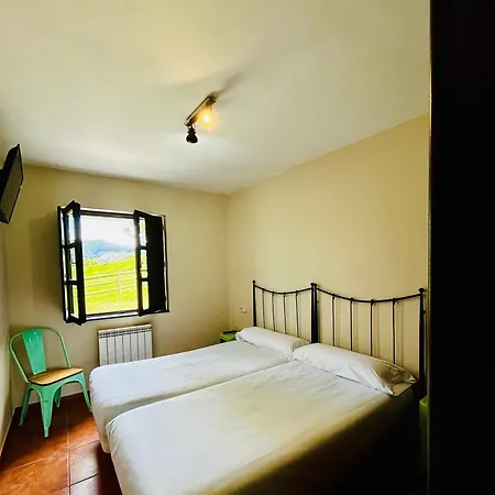 Апартаменты Casa De Aldea Y La Maestra *