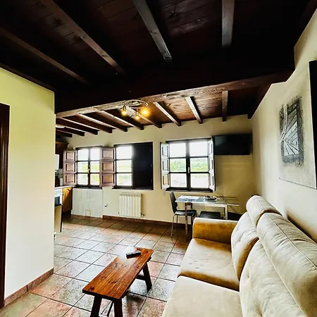 Casa De Aldea La Maestra