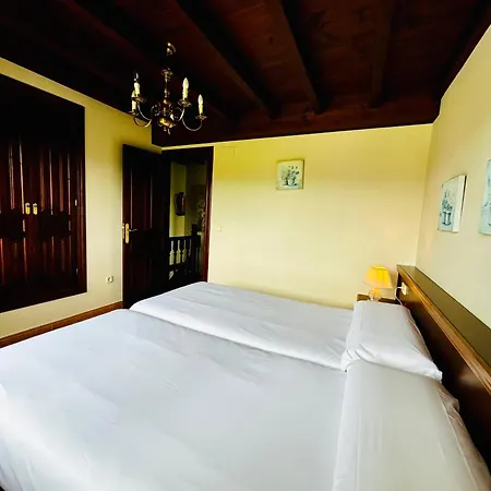 Casa De Aldea La Maestra Appartement Arriondas