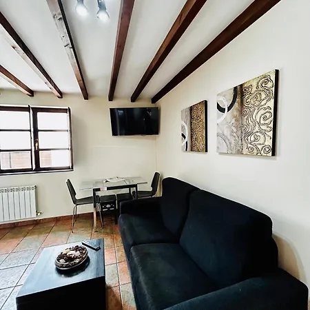 Casa De Aldea La Maestra Arriondas