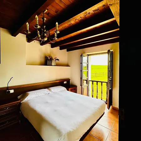 Casa De Aldea La Maestra Appartement Arriondas